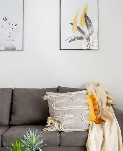 Pink La Marina Τορεβιέχα