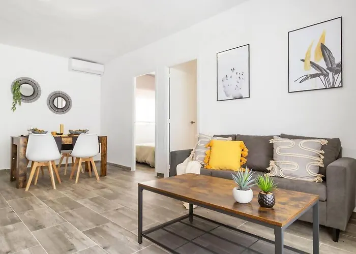 Διαμέρισμα Pink La Marina *